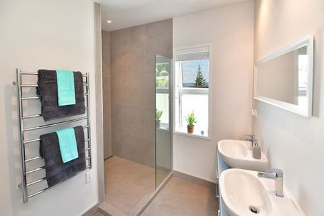 Photo of property in 69 De Luen Avenue, Tindalls Beach, Whangaparaoa, 0930