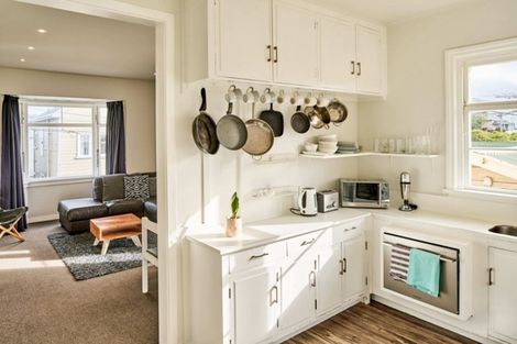 Photo of property in 75a Pirie Street, Mount Victoria, Wellington, 6011