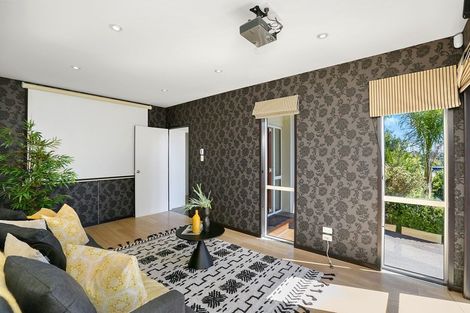 Photo of property in 17 Links Drive, Waiwhakaiho, New Plymouth, 4312