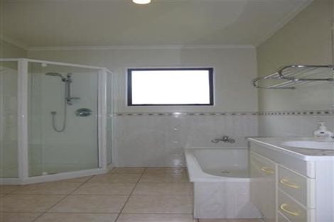 Photo of property in 13 Nielsen Gardens, Rototuna, Hamilton, 3210