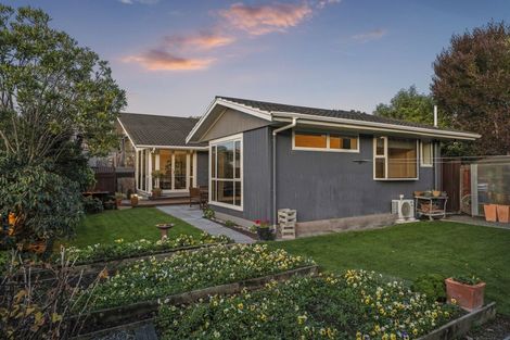Photo of property in 1 Gunns Crescent, Cashmere, Christchurch, 8022