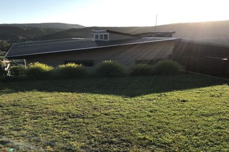 Photo of property in 17a Castle Crescent, Stokes Valley, Lower Hutt, 5019