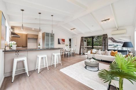 Photo of property in 2/104 Ocean View Road, Northcote, Auckland, 0627