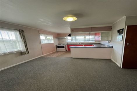 Photo of property in 1 Rewarewa Road, Te Atatu Peninsula, Auckland, 0610