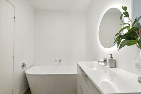 Photo of property in 85 Ruskin Road, Newlands, Wellington, 6037