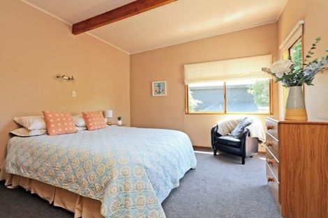 Photo of property in 17 Busby Hill, Havelock North, 4130