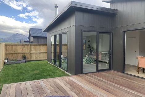 Photo of property in 15 Friesian Close, Jacks Point, 9371