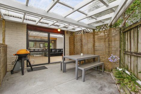 Photo of property in 2/26 Petrel Place, Massey, Auckland, 0614