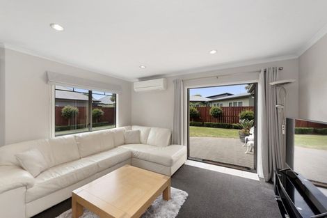 Photo of property in 53 Saint James Drive, Huntington, Hamilton, 3210