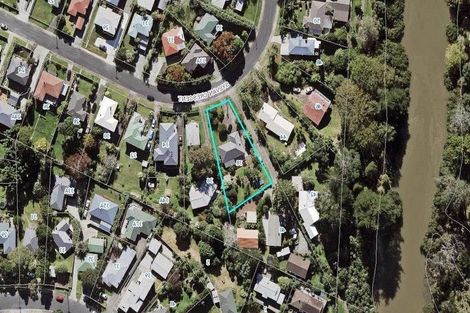 Photo of property in 38 Sylvan Crescent, Te Atatu South, Auckland, 0610