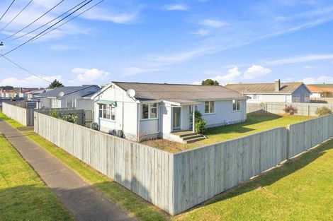 Photo of property in 24 Titoki Street, Castlecliff, Whanganui, 4501