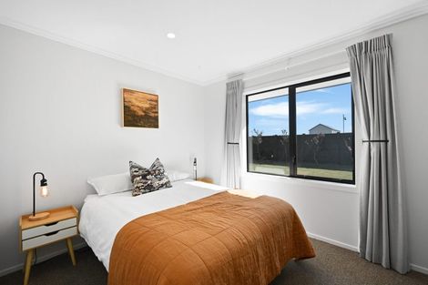 Photo of property in 18a Rose Leigh Drive, Cambridge, 3434