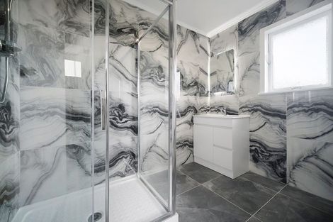 Photo of property in 16 Sylvan Crescent, Te Atatu South, Auckland, 0610