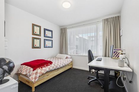 Photo of property in 8/74 Derwent Street, Island Bay, Wellington, 6023
