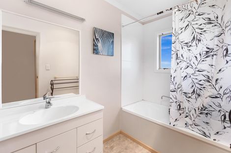 Photo of property in 2 Mcpherson Drive, Morrinsville, 3300