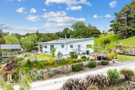 Photo of property in 37 Willow Lane, Maungaturoto, 0588