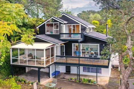 Photo of property in 31 Ocean View Road, Hatfields Beach, Orewa, 0931