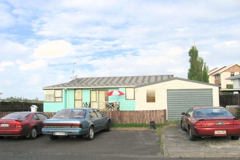 Photo of property in 22 Glen Close, Glen Eden, Auckland, 0602