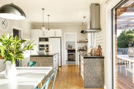 Photo of property in 107 Highcliff Road, Andersons Bay, Dunedin, 9013