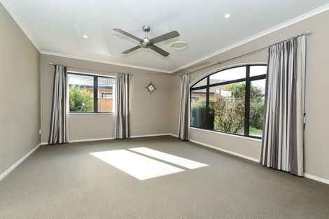 Photo of property in 54 Saint James Drive, Huntington, Hamilton, 3210