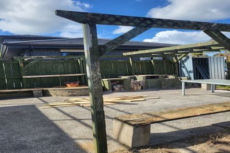 Photo of property in 4 Beazley Place, Glendene, Auckland, 0602