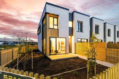 Photo of property in 216 Henwood Road, Westgate, 0814