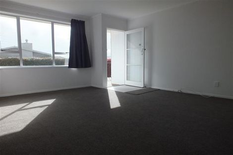 Photo of property in 1/1 Doment Crescent, Orewa, 0931
