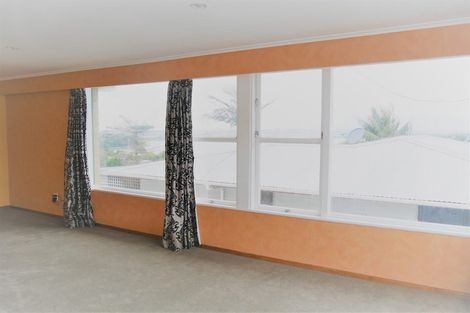 Photo of property in 2a Hoskins Avenue, Hillsborough, Auckland, 1042