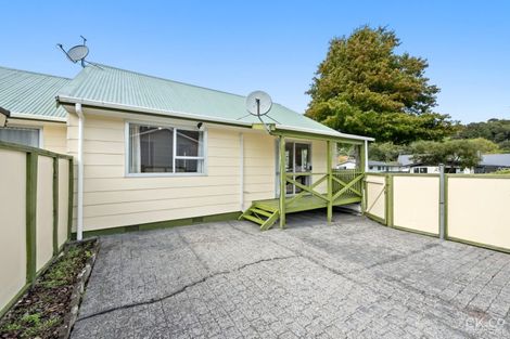 Photo of property in 1/23 Gemstone Drive, Birchville, Upper Hutt, 5018
