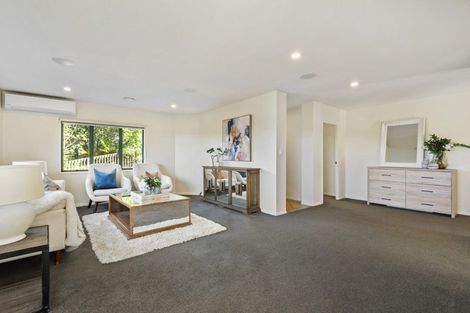 Photo of property in 2/60 Arran Road, Browns Bay, Auckland, 0630