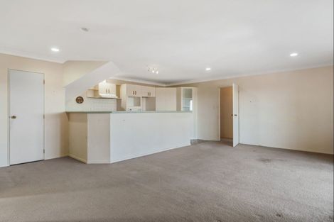 Photo of property in 15 Bell Common Close, Bethlehem, Tauranga, 3110