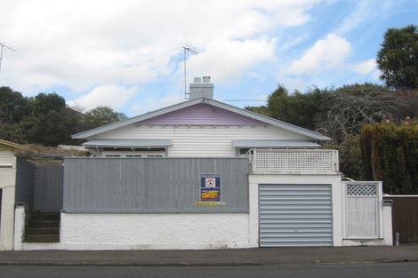 Photo of property in 101 Fulford Street, New Plymouth, 4310
