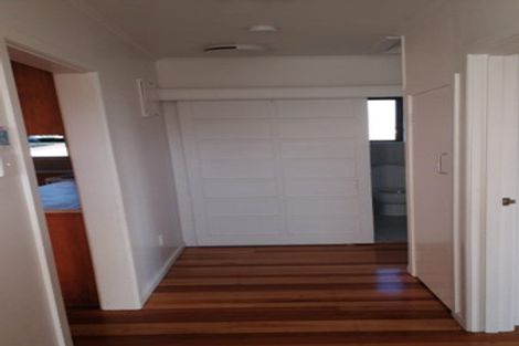 Photo of property in 50 Strid Road, Te Atatu South, Auckland, 0610