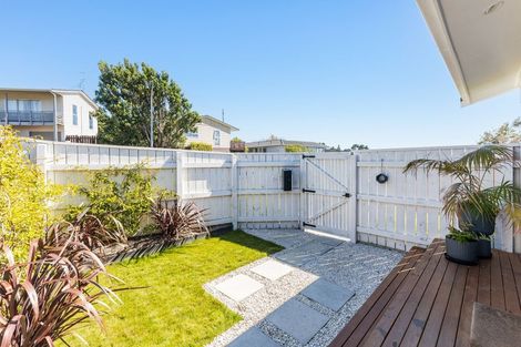 Photo of property in 11 Parkinson Close, Whitby, Porirua, 5024