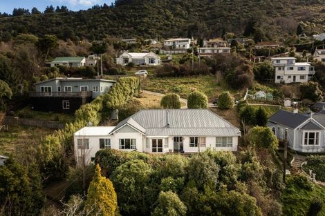 Photo of property in 32 Adderley Terrace, Ravensbourne, Dunedin, 9022
