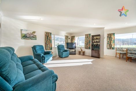 Photo of property in 10 Woodland Mews, Wainuiomata, Lower Hutt, 5014