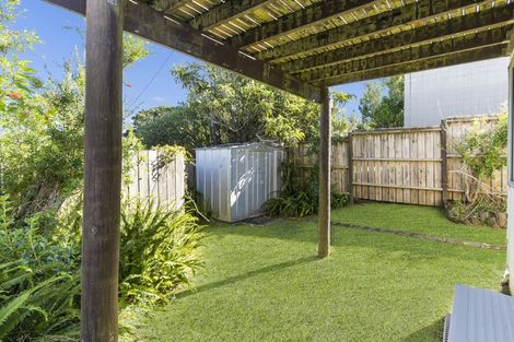 Photo of property in 4/7 Balmain Road, Birkenhead, Auckland, 0626