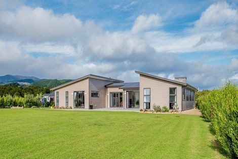 Photo of property in 11 Pinot Crescent, Ohau, Levin, 5570