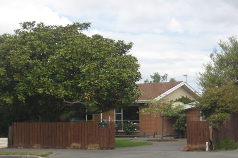 Photo of property in 8 Quinton Place, Bishopdale, Christchurch, 8053