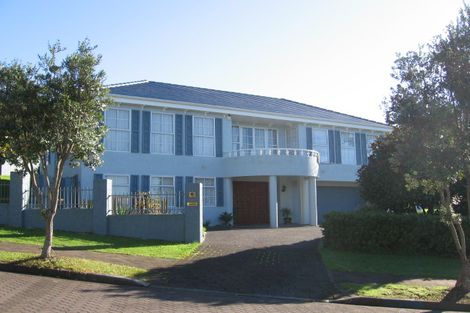 Photo of property in 14 Marguerita Place, West Harbour, Auckland, 0618