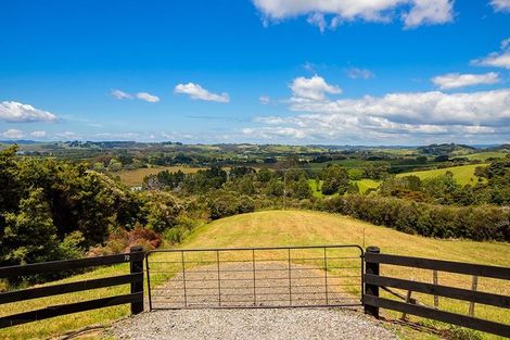 Photo of property in 70 Upper Whangateau Road, Big Omaha, 0985