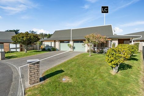 Photo of property in Redwood Village, 26/42 Main Road, Tawa, Wellington, 5028
