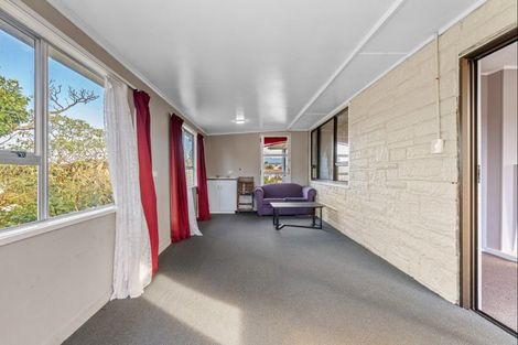 Photo of property in 7 Kelvin Place, Westown, New Plymouth, 4310