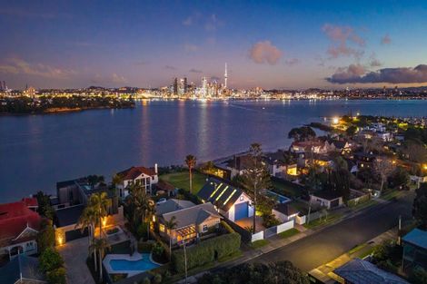 Photo of property in 9 Norwood Road, Bayswater, Auckland, 0622