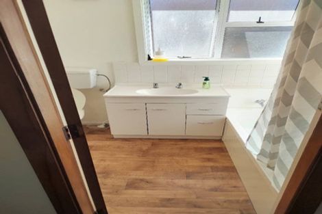 Photo of property in 15 Hooker Avenue, Bryndwr, Christchurch, 8053