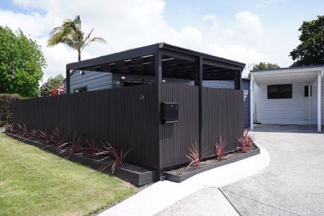 Photo of property in 2 Justin Place, Te Atatu Peninsula, Auckland, 0610