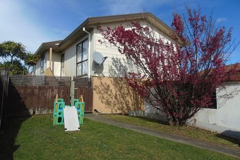 Photo of property in 1/8 Myna Place, Weymouth, Auckland, 2103