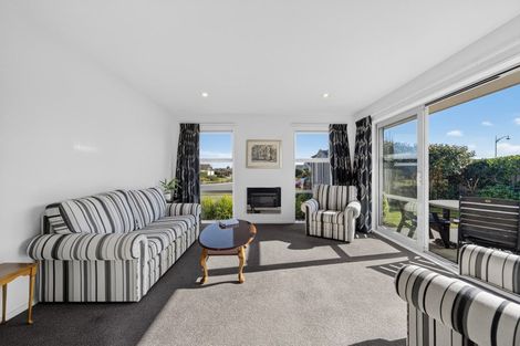 Photo of property in 42 Brockelbank Drive, Kaiapoi, 7630