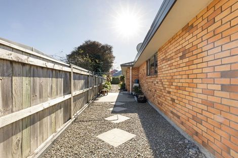 Photo of property in 6 Liberty Grove, Kelvin Grove, Palmerston North, 4414