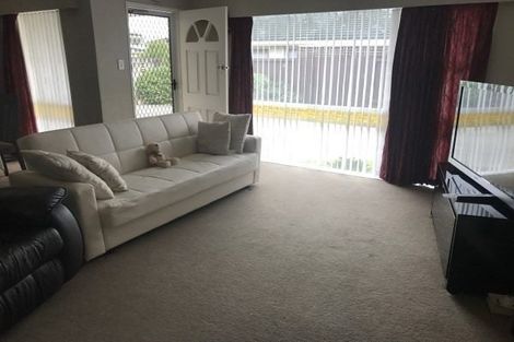 Photo of property in 12-12a Cecil Place, Cloverlea, Palmerston North, 4412